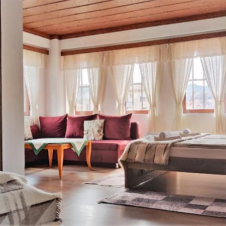 Chardaka Guest House Kalofer Bagian luar foto
