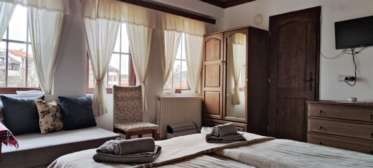 Chardaka Guest House Kalofer Bagian luar foto
