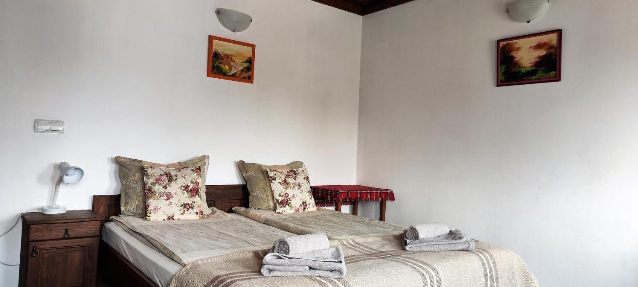 Chardaka Guest House Kalofer Bagian luar foto